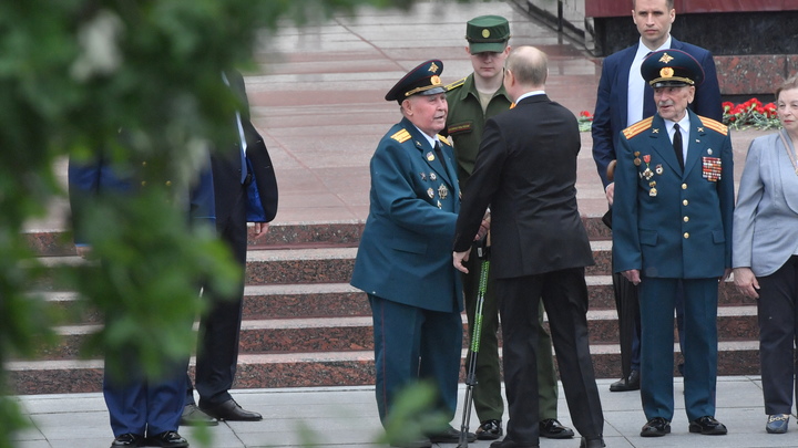 Выплаты ветеранам к 9 мая 2024 в Санкт-Петербурге: названа сумма пособий и категории граждан, которые получат прибавку