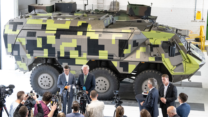 Концерн Rheinmetall в 2024 году запустит на Украине производство БТР Fuchs и БМП Lynx