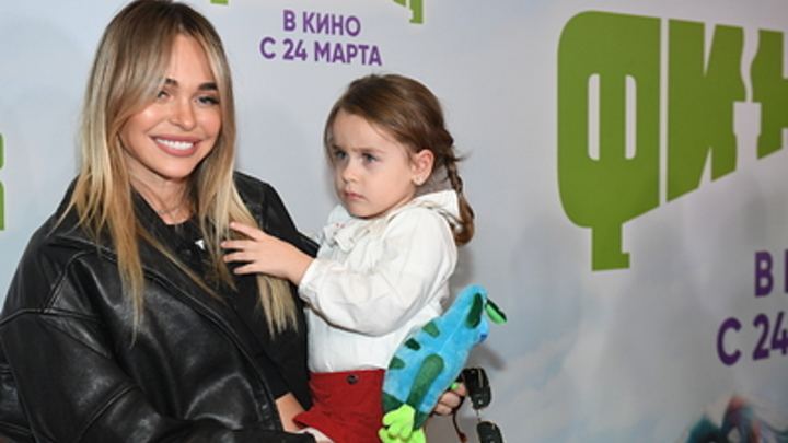 Маша из сериала Универ  открыла собственный детский сад