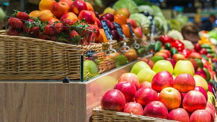 В Краснодаре на ярмарках выходного дня можно приобрести сладкие фрукты и свежие