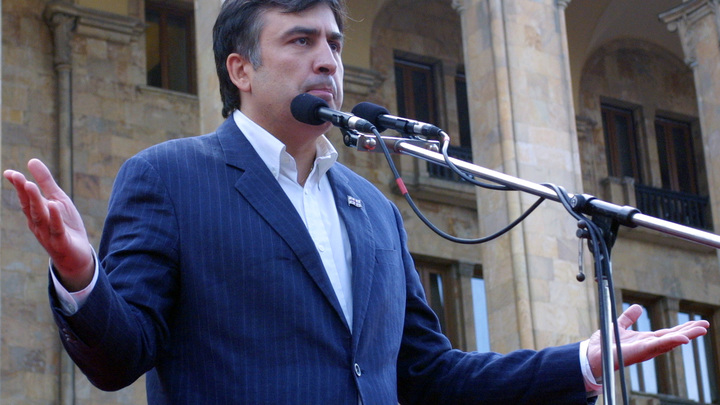 Экс-президент Грузии Саакашвили оценил уровень задержания и объявил голодовку