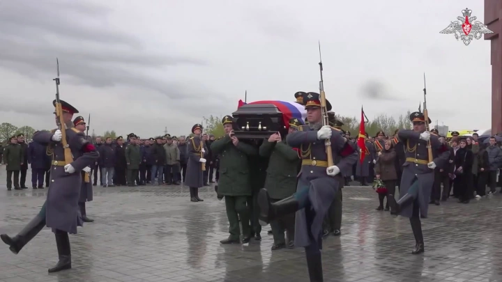 Погибшего в результате теракта генерала Москалика похоронили в Мытищах