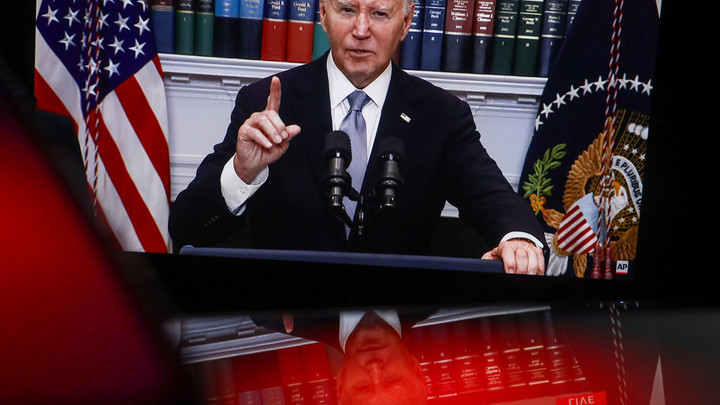 У меня чертовски хорошая острота ума: В 20-минутном интервью Байдена сделали 87 склеек. И это всё равно не спасло Джо