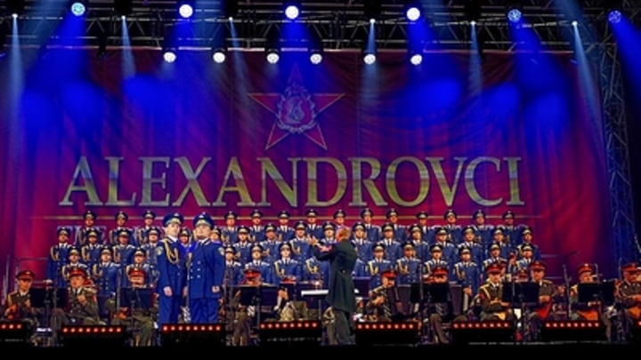 Собака стала звездой выступления ансамбля Александрова и сорвала овации