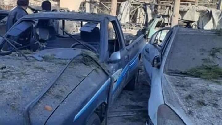 Поваленные деревья и разбитые машины: военкор Блохин показал последствия ударов Израиля по Дамаску