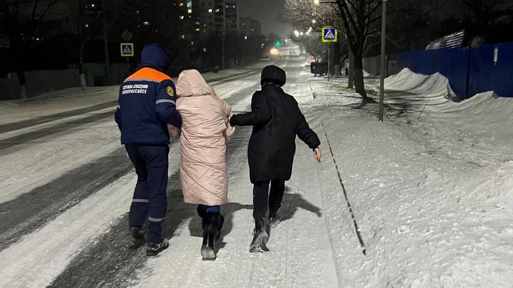 В Новороссийске пенсионерка с провалами в памяти заблудилась во время метели
