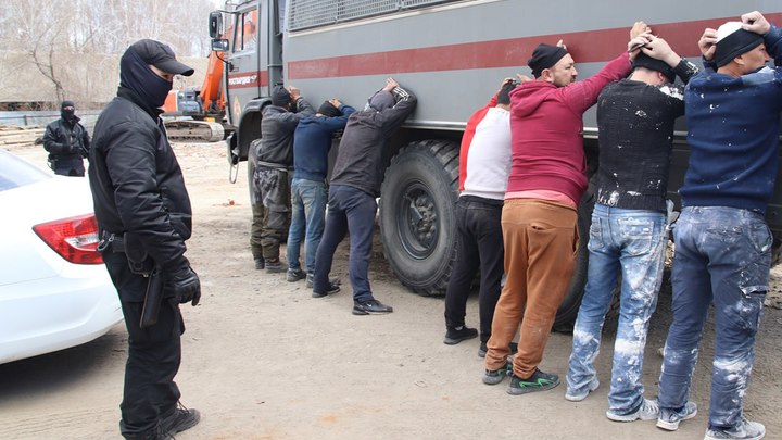 В Челябинске полицейские за три дня нашли среди мигрантов 150 нарушителей закона