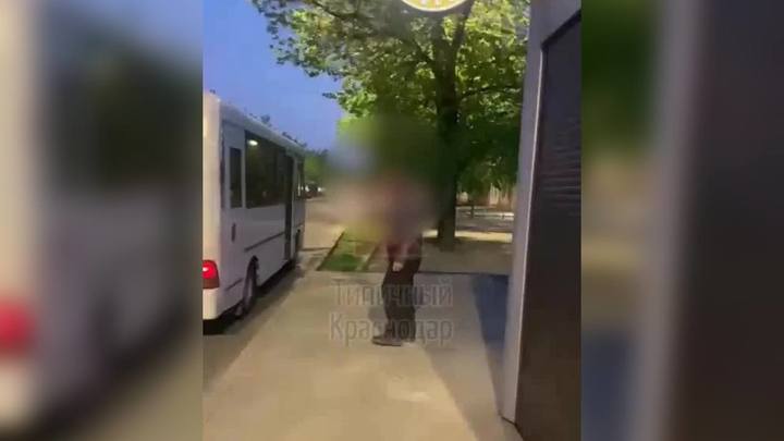 Агрессивный краснодарский маршутчик бросился с кулаками на пассажирку