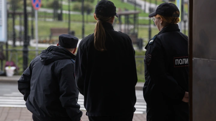 Полиция в Приморье установила личность девятиклассницы, избивавшей детей Полиция в Приморье установила личность девятиклассницы, избивавшей детей