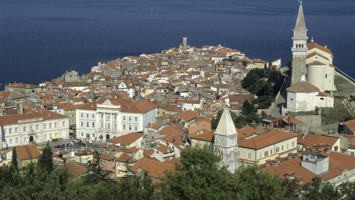 Ездить нельзя, покупать можно: Депутаты Госдумы потратились на зарубежные метры