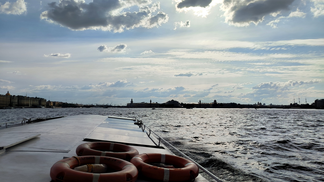 С демонтажом \"Серебряного кита\" в Петербурге возникли сложности