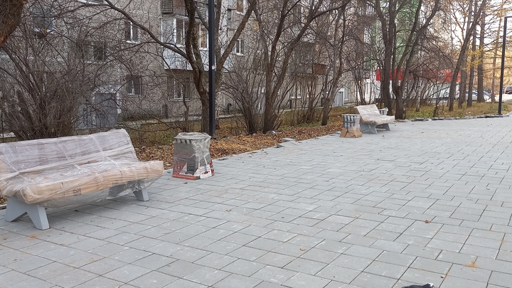 В Екатеринбурге сквер на Юго-Западе переименовали в честь хирурга, погибшего от ковида