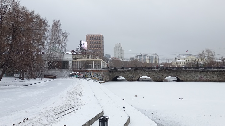 Стало известно, когда и на сколько перекроют Каменный мост в Екатеринбурге