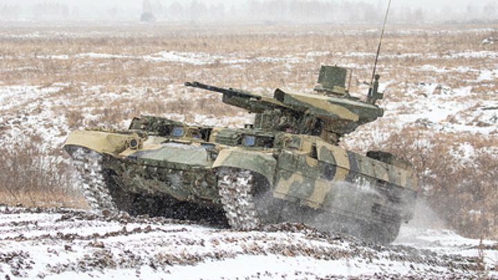 Украинские боевики в страхе разбежались при виде на поле боя русского Терминатора