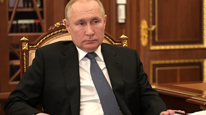 Цена на газ в Европе дошла до $1350 после заявления Путина о продаже за рубли