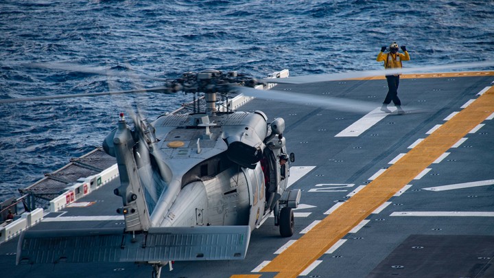 Наводи давай, Петров, на город Вашингтон: Американцев напугали русской песней