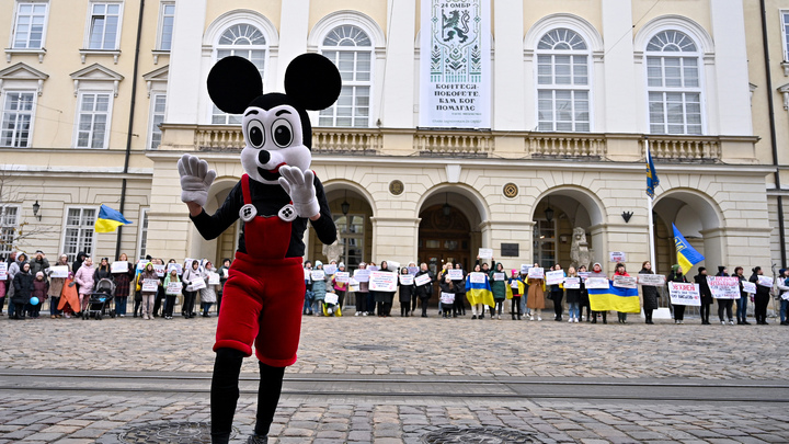 На фронте до конца: Зеленского свергнут ради перемирия с Россией?