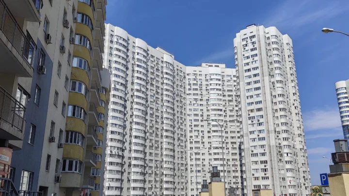 Все в системе заинтересованы: Кто же виноват в запредельной стоимости квартир для русских