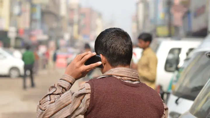 Зарплата в сотни раз выше: Крохин объяснил, почему индусы массово едут в Россию