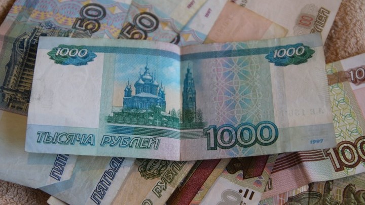 Русским подсказали, куда деть лишние 10 тысяч рублей: Советы от финансиста