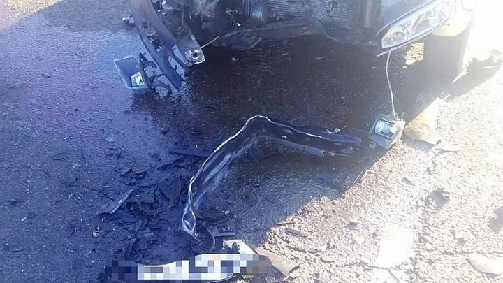 Легковушка въехала в КамАЗ: в аварии на Кубани пострадали два человека