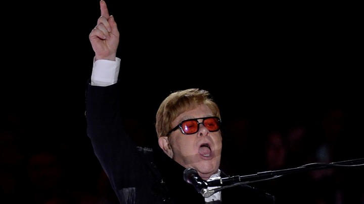 Элтон Джон заявил о нежелании пользоваться Twitter из-за политики Илона Маска