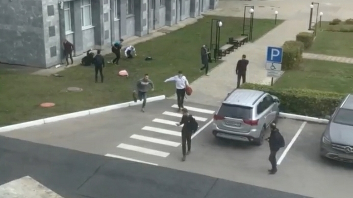 Из показаний бывшей девушки пермского убийцы: Он рассказывал мне про расстрел людей