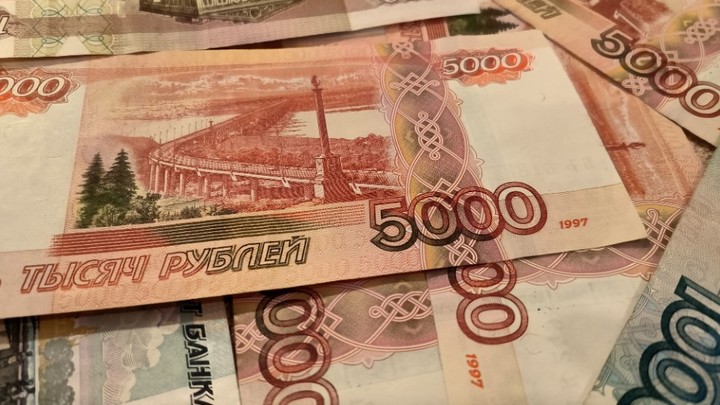 Россия ушла в минус: Дефицит счёта текущих операций оценили в $1,4 млрд