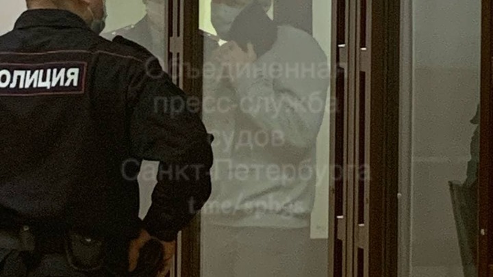 Убил из-за 300 рублей и футляра с очками старушки. В Петербурге грабитель сел в тюрьму на 20 лет
