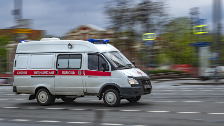 Агрессия в ответ на помощь: в Екатеринбурге хулиган напал с перцовым баллоном на бригаду скорой