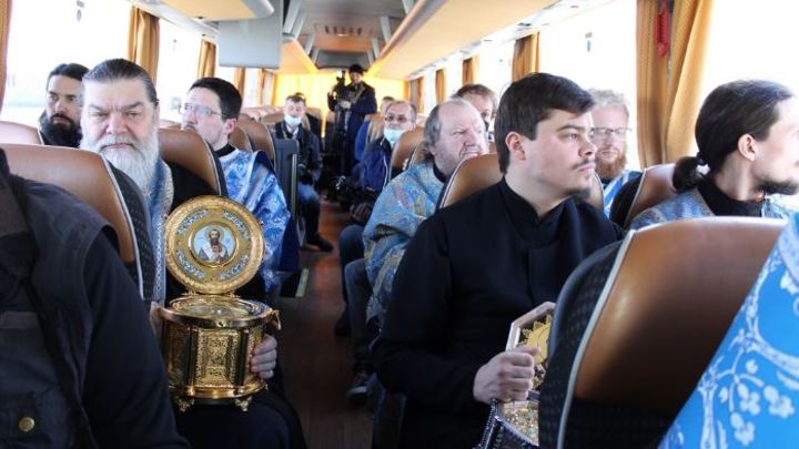 В Челябинске верующие попросили защиты от коронавируса у Богородицы