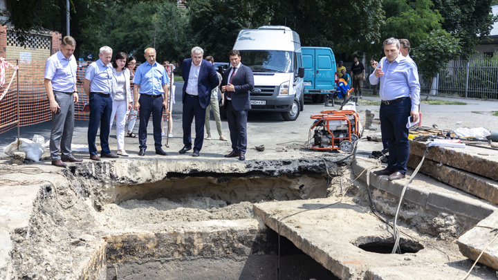 Горячую воду на улице Извилистой в Ростове пообещали вернуть через два месяца после отключения