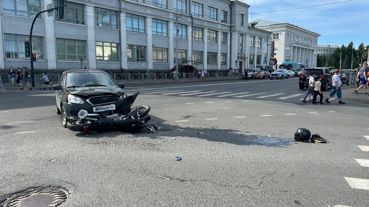В Архангельске случилось страшное ДТП с мотоциклом