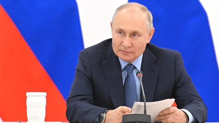 Путин призвал предприятия ОПК активнее развивать производственные мощности
