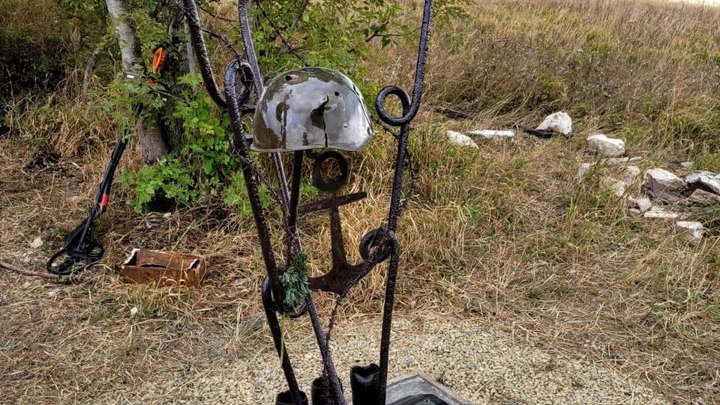 Под Новороссийском установили памятный знак в честь погибших в годы ВОВ морских пехотинцев