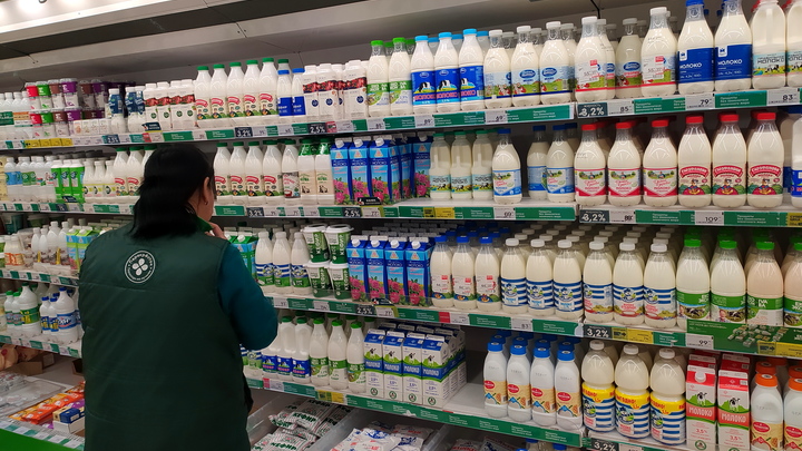 Врач Герасименко: пролежавшие на жаре более 15 минут молочные продукты станут опасными