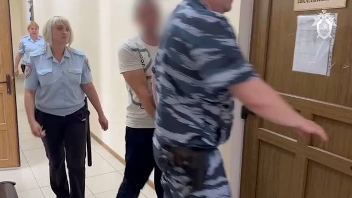 В Геленджике арестовали отца троих детей, который на глазах у ребёнка зарезал свою жену