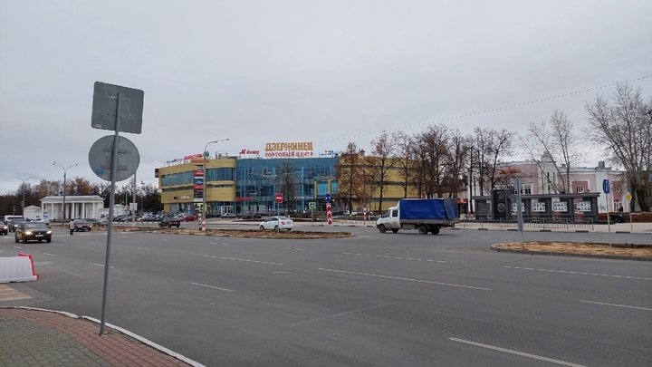 Ящики из-под Груза 200 заметили дзержинцы на контейнерной площадке