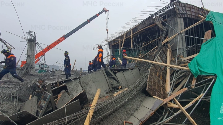 Сырой бетон мешает спасать людей из-под завалов в Южно-Сахалинске