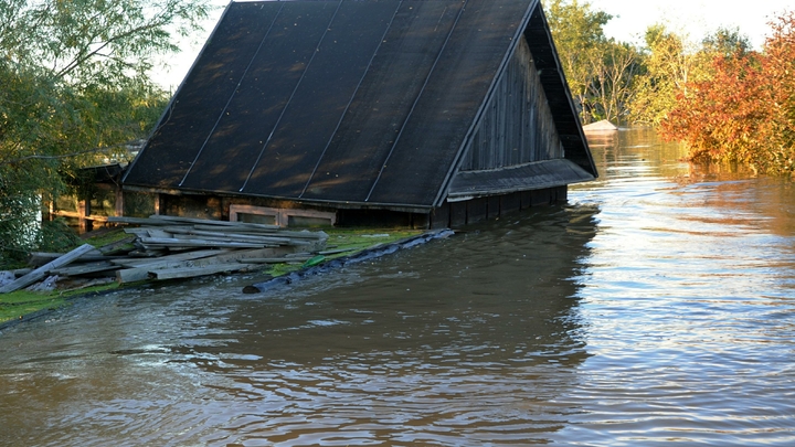 В Сочи разбушевавшаяся река смыла дом