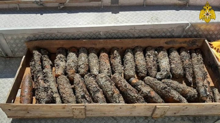 На одном из кладбищ Кубани рабочий нашел около 200 авиабомб времен войны