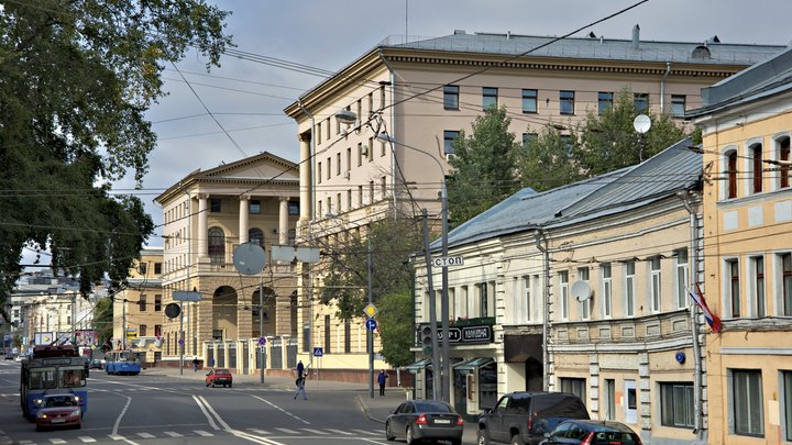 СМИ: В здании МВД России на Петровке, 38 начался пожар