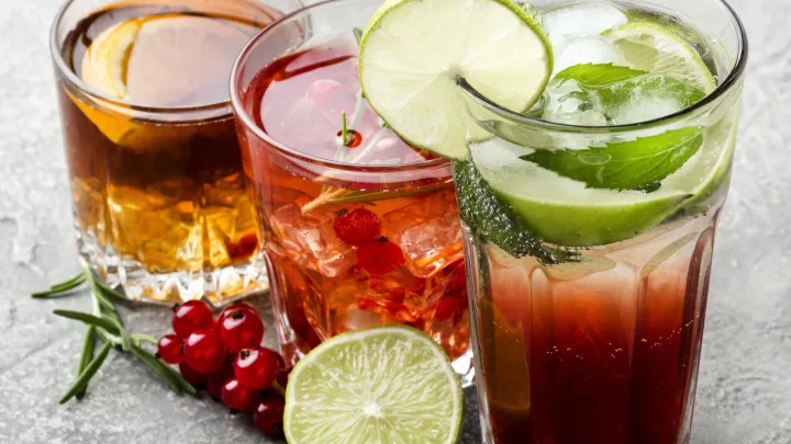 Мэр Якутска слил в раковину подаренный ему алкоголь