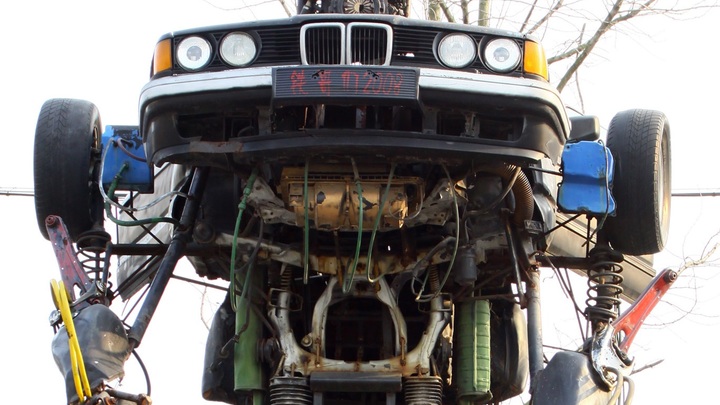 Терминатор из металлолома вызвал восторг у русского автора: Удачи, чудак!