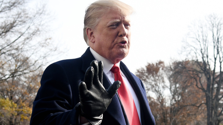 От Трампа потребовали не лезть во внутренние дела Франции