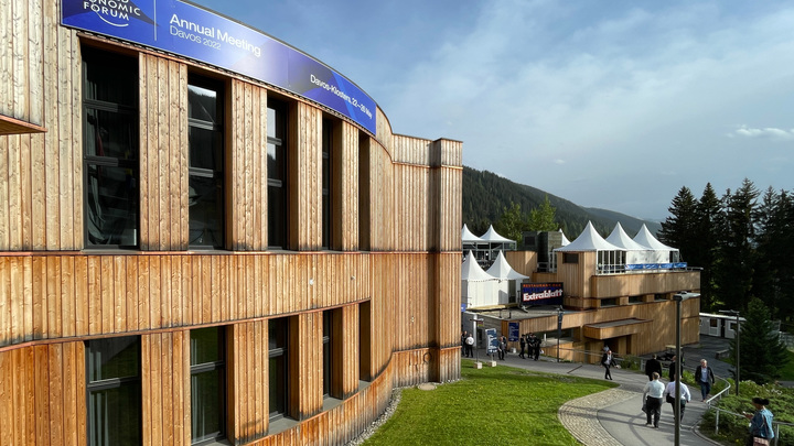 Пытаются договориться с Россией: Украинский советник сообщил о здраде в Давосе