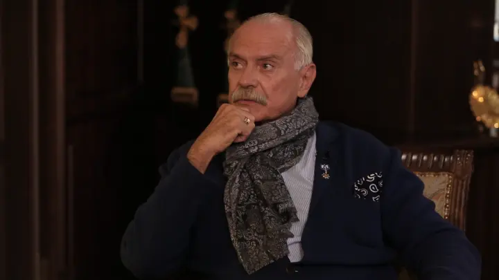 Ты берёшь на себя ответственность?: Михалков рассказал о разговоре с Путиным о возвращении Ефремова на сцену