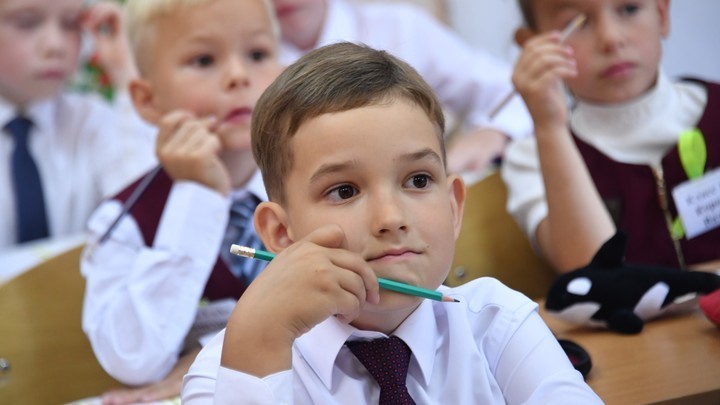 Челябинских школьников в сентябре может ожидать дистант