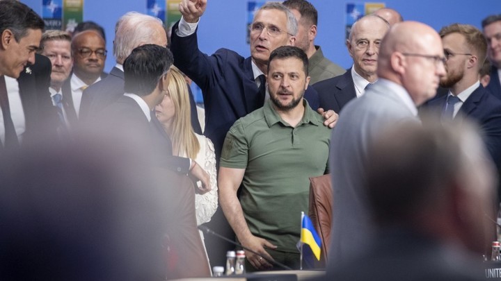 Запад толкает ВСУ к гибели. Скотт Риттер объяснил логику украинских бронетанковых штурмов