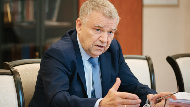 Председатель СО РАН попросил власти направить в Новосибирскую область вакцину «Вектора» от COVID-19